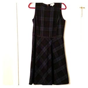 Super cute navy dress!